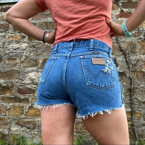 Vintage Wrangler cutoff Jean shorts fray hem distressed festival boho - Picture 1 of 8